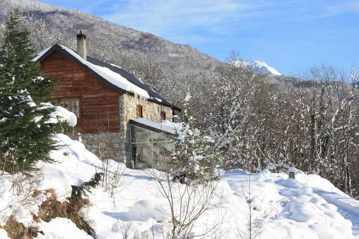 Gîte pour 6 personnes, avec jardin et terrasse à Ercé - 2