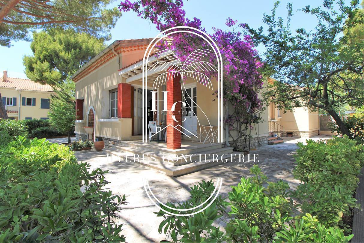 Apartamento vacacional entero, Les Grillons-Pieds dans l'eau-Beau Rivage in Carqueiranne, Provenza