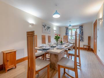 Holiday Rental for 7 People in Dorset, South West England, Photo 3