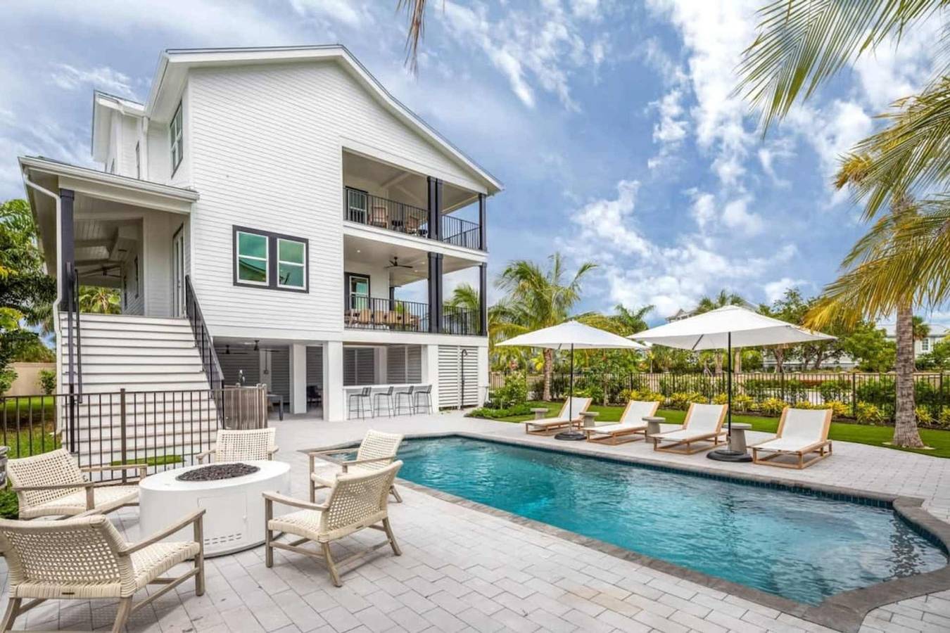 Vacation Home for 14 Guests in Stock Island, Lower Keys
