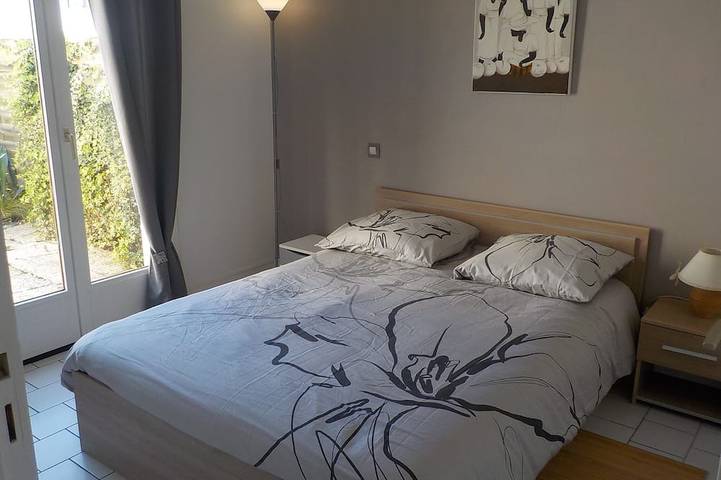 Entire apartment, Charming T2 house in a quiet condominium near the beaches. in Vaux-sur-Mer, Côte de Beauté