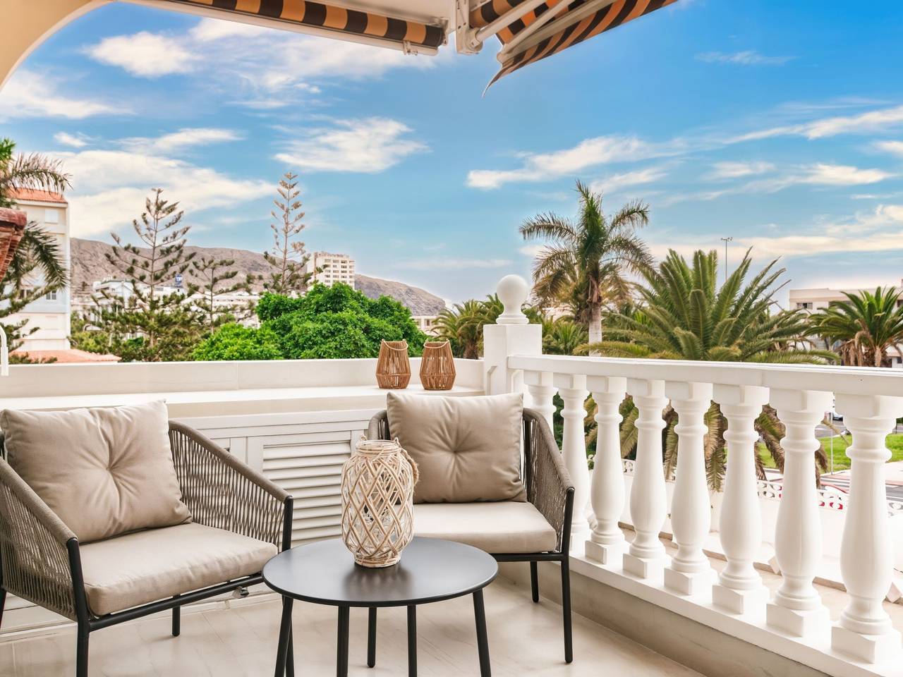 Entire apartment, "Designer Oasis" in Los Cristianos, Arona