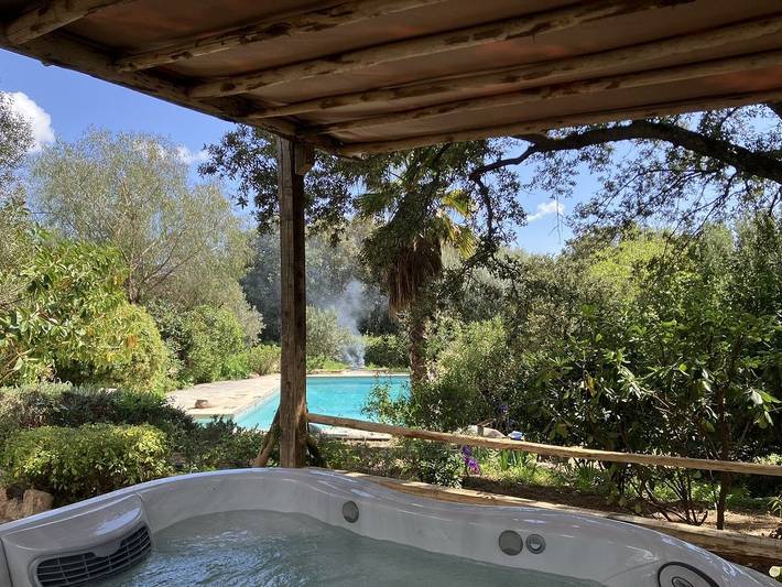Gîte pour 6 personnes, avec jacuzzi et terrasse ainsi que piscine et jardin à Porto-Vecchio - 2