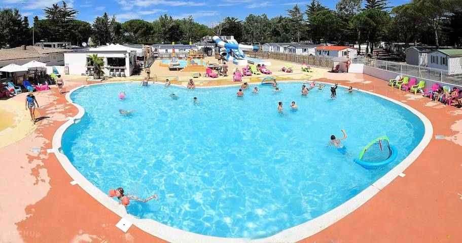 Camping pour 6 personnes, avec Terrasse et Piscine dans l' Hérault - 3