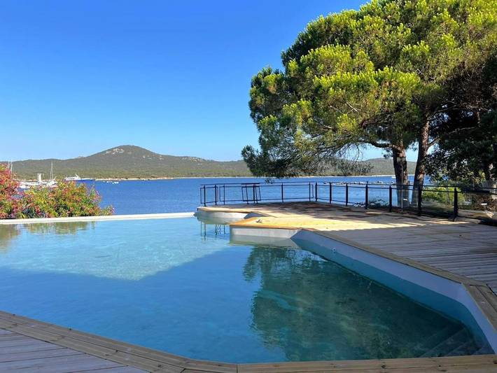 Appartement de vacances pour 5 personnes, avec piscine ainsi que balcon et vue, adapté aux familles