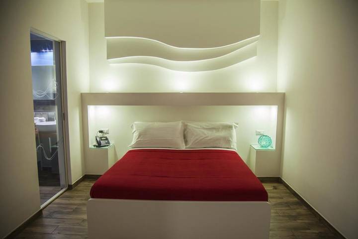 Ferienwohnung für 2 Personen, mit Balkon und Terrasse sowie Whirlpool und Garten