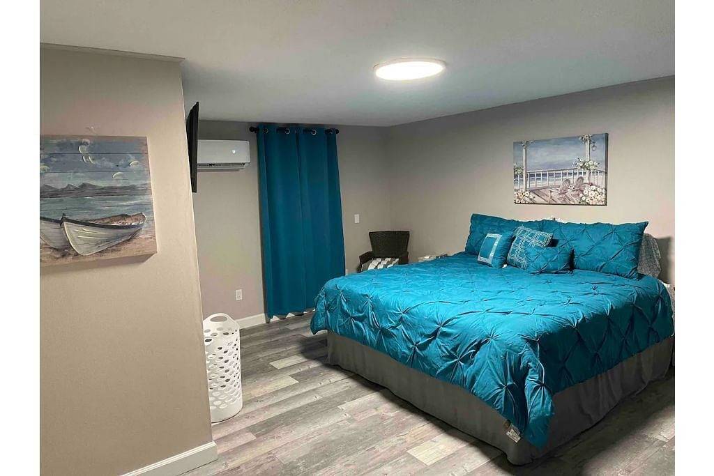 Motel at Ky Lake. Seaside Lounge in Kentucky Lake