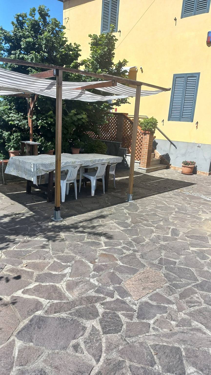 Appartamento intero, Appartamento per vacanze "Tana Rosa" con terrazza privata e Wi-Fi in Montopoli in Val d'Arno, Pisa e dintorni