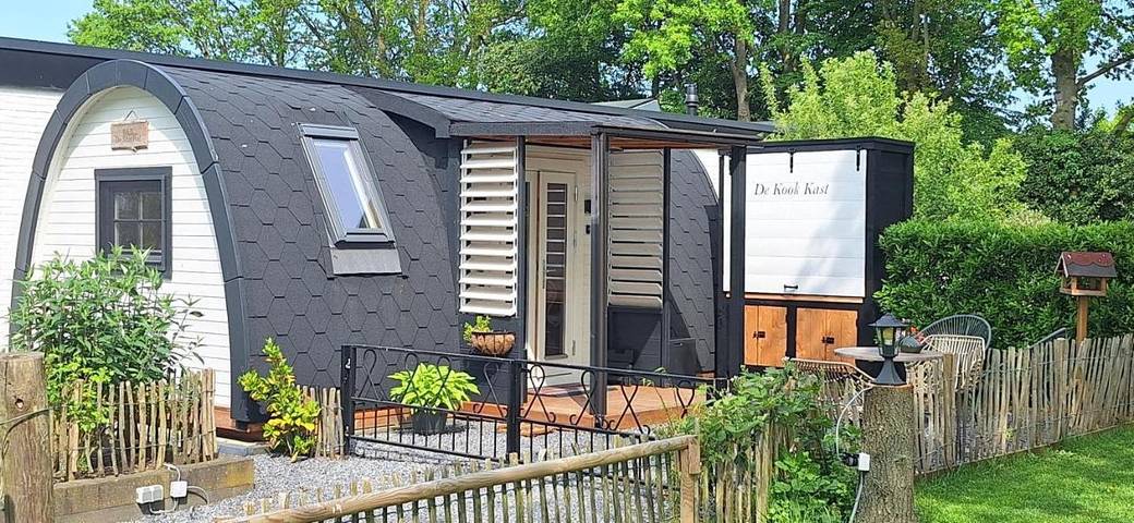 B&b voor 2 personen, with Terras and Tuin as well as Uitzicht in Hoogeveen