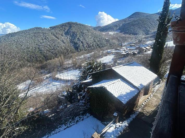 Casa de vacaciones para 4 personas, con piscina además de jardín y vistas en Ripollès - 3
