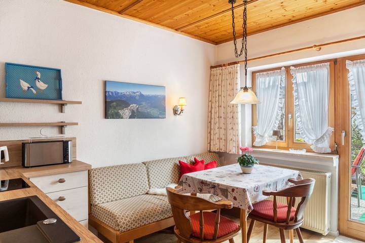 Ferienwohnung für 2 Personen in den Ammergauer Alpen - 2