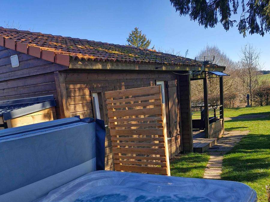 Camping Fraiteux - Chalet 4 personen - Chalet Jacuzzi privat Perce Neige - 2 Zimmer -. in Plombières-les-Bains, Regionaler Naturpark Belchen der Vogesen