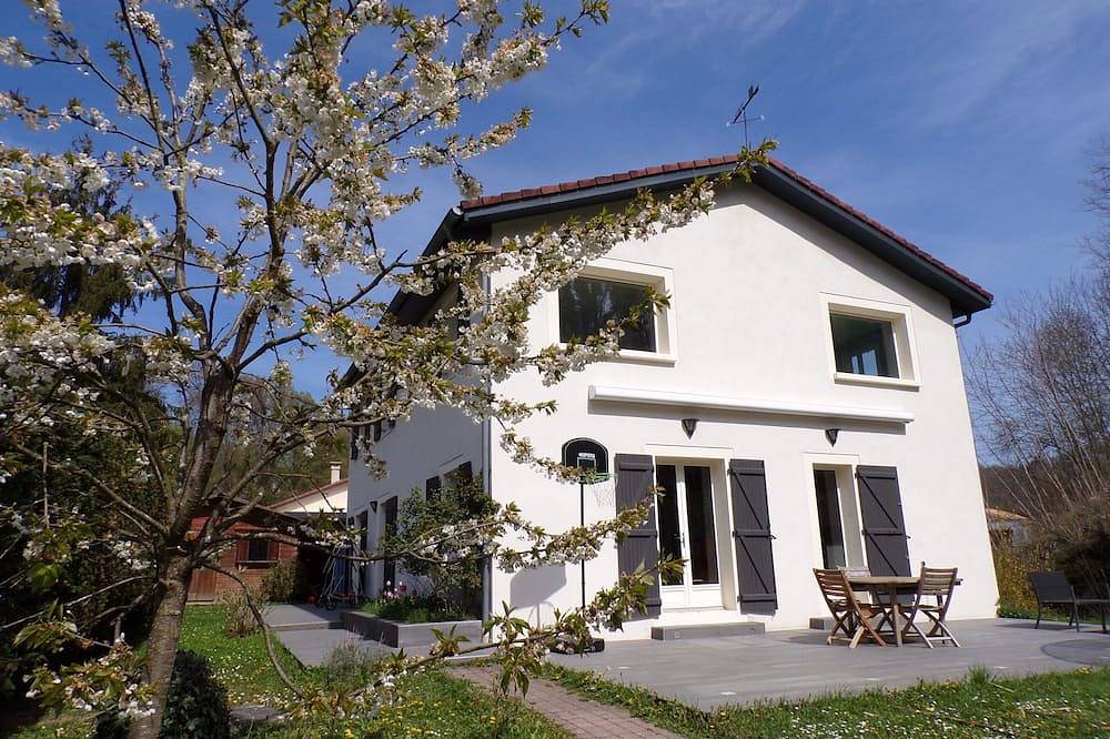 Grande maison familiale au vert à 13 km de Lyon in Lissieu, Lyon et ses environs