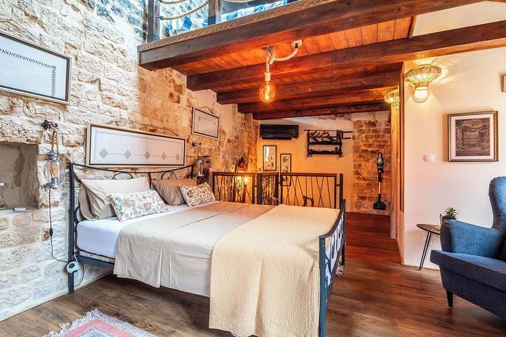 Entire apartment, Traditional apartment in the stone house in the very heart of Trogir in Trogir, Split-Dalmatia