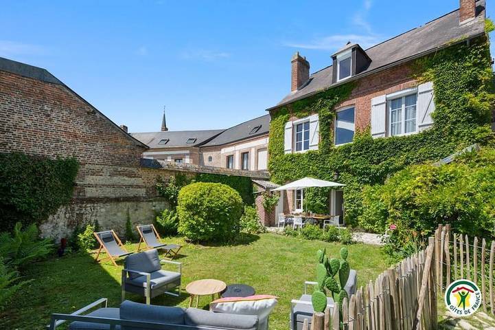 Location de vacances pour 8 personnes, avec jardin à Neufchâtel-en-Bray