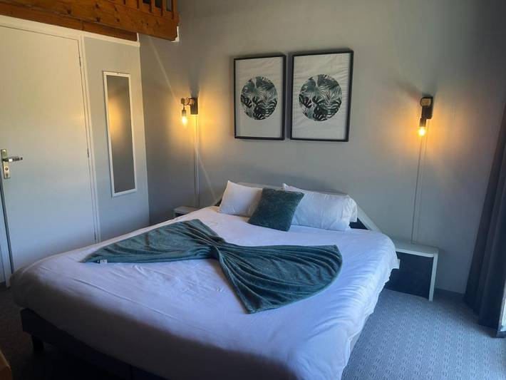 Hôtel pour 3 personnes, avec jardin ainsi que terrasse et piscine à Trémeur - 2