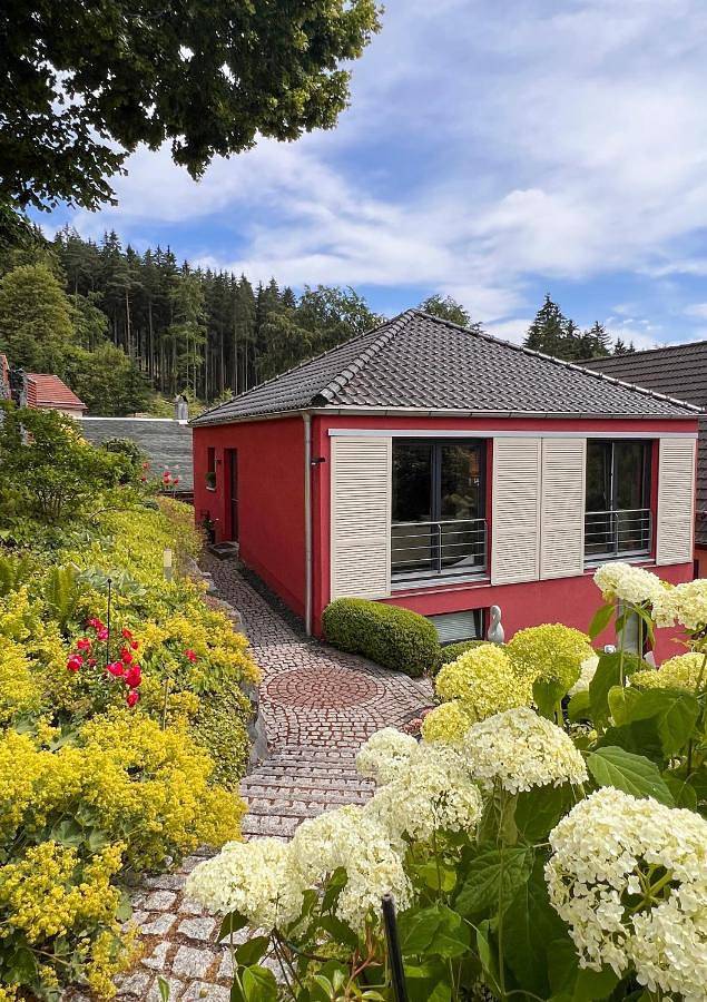 Ferienhaus für 3 Personen, mit Terrasse und Garten sowie Sauna und Ausblick in Ilmenau