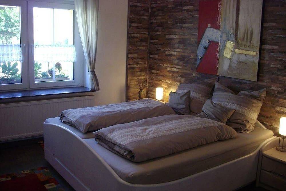 Ganze Wohnung, Modern und hochwertig ausgestattete 4-Sterne Ferienwohnung \" Blütentraum\" in Kirchenlamitz, Landkreis Wunsiedel im Fichtelgebirge
