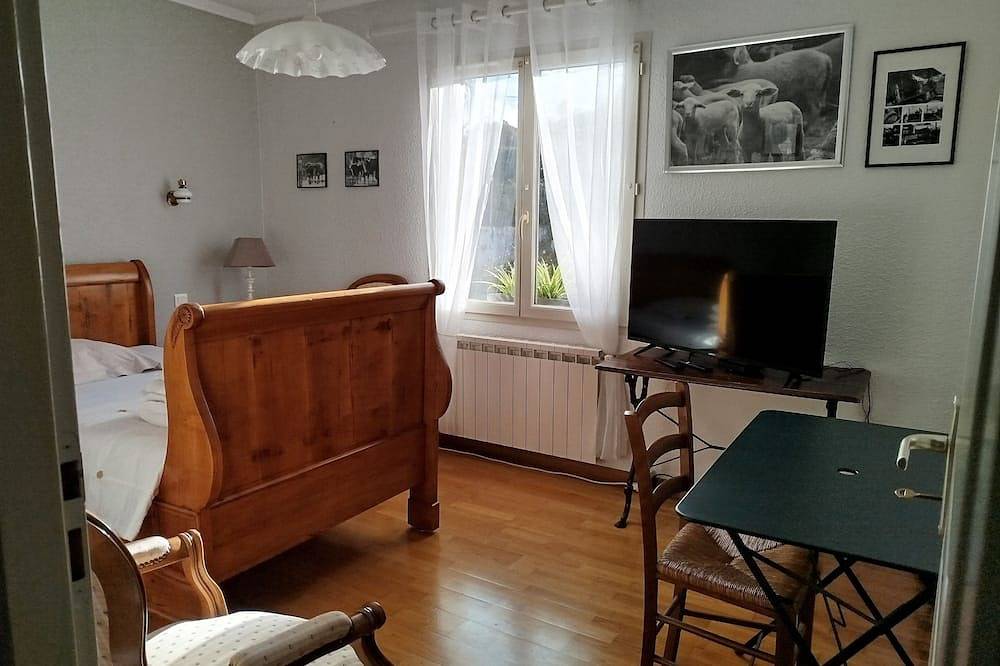 Single rooms converted into family suites 5 minutes from the town center in Salies-du-Salat, Alto Garona