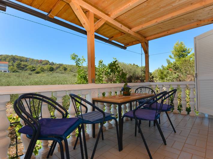 Apartament wakacyjny dla 4 osób, z balkon w Slatine
