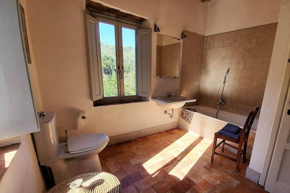 Villa degli Archi, privater Pool, Bergblick, Wifi, 3 Terrassen in Borgo a Mozzano, Lucca Provinz
