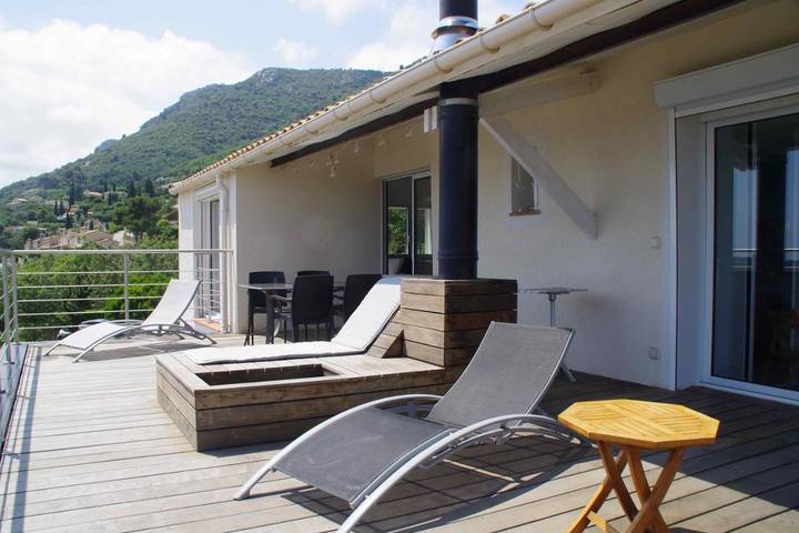 Gîte pour 4 personnes, avec vue et jardin, adapté aux familles à Gattières - 3