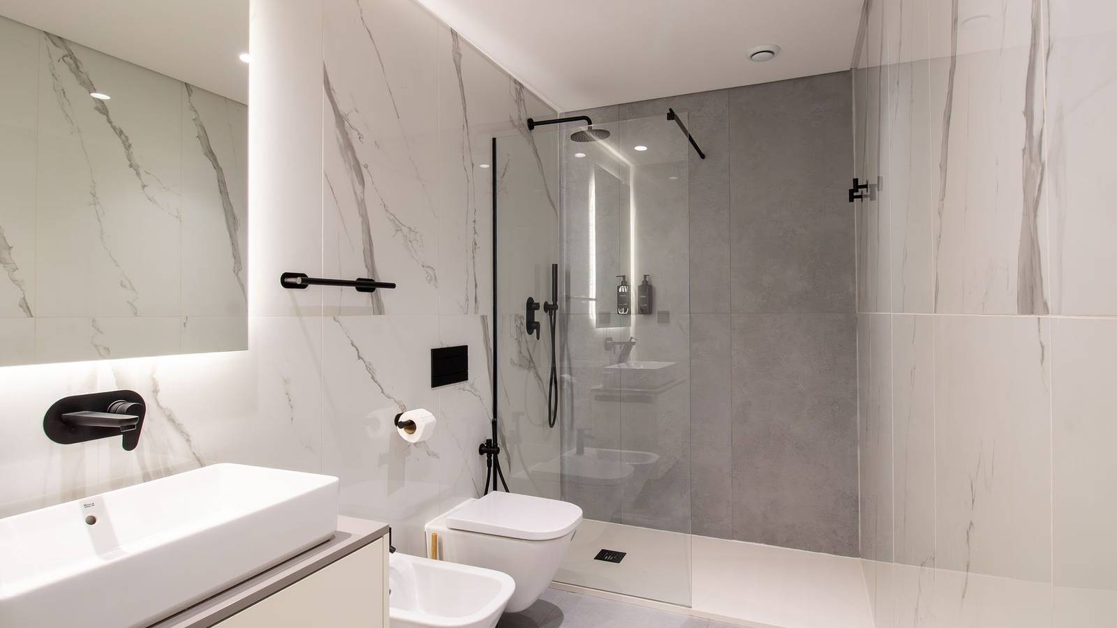 Central Gaia 1Br Flat w/ Balcony by Lovelystay, foto 10