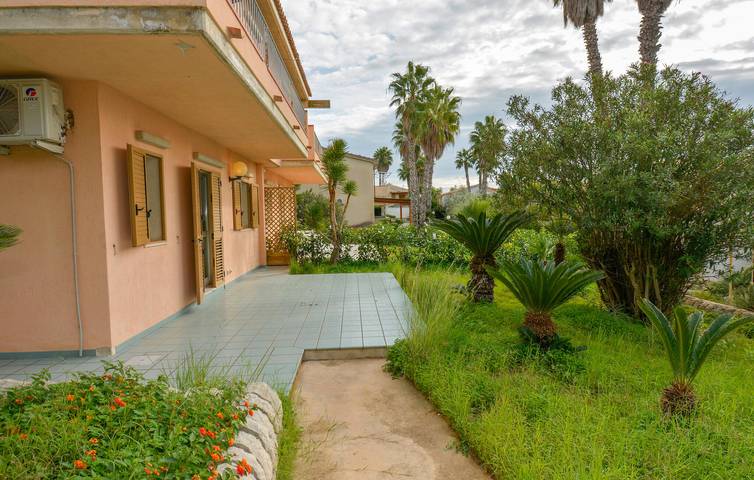 Casa de vacaciones para 5 personas, con piscina además de terraza y jardín - 1