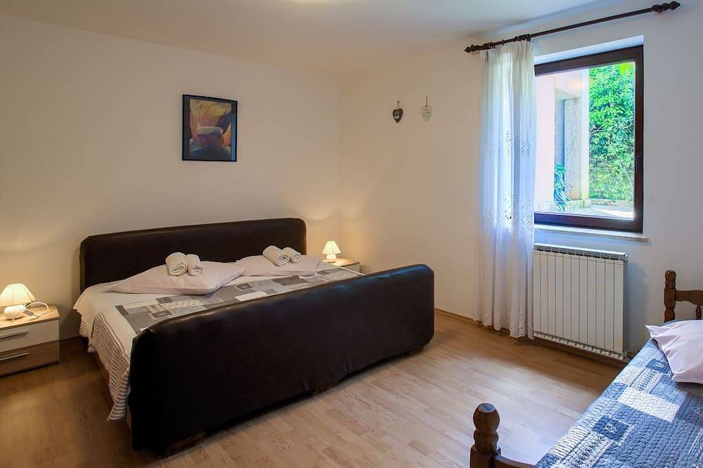 Ganze Wohnung, Laviki 3 Schlafzimmer App am Pool in Vinkuran, Südküste Istrien