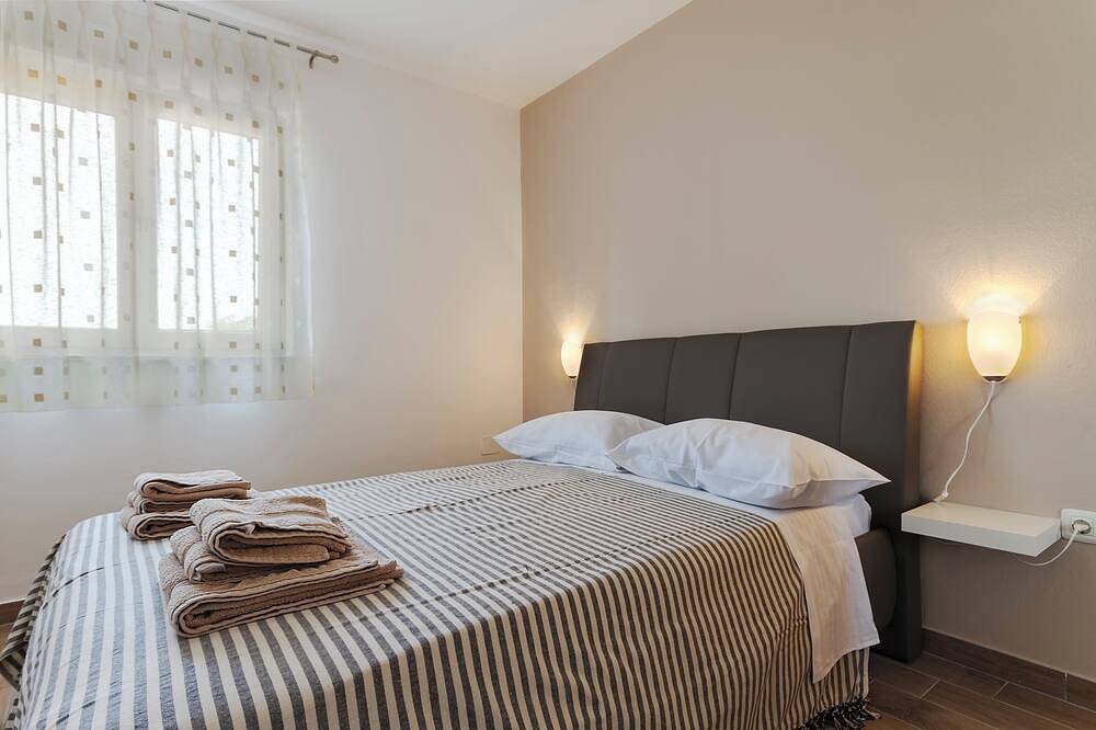 Free heated pool, 3 km from the sea, barbecue, Wifi, billiards, Wlan in Pula, Pula-Medulin