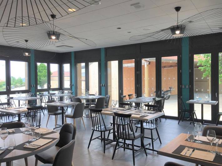 Hôtel pour 3 personnes, avec sauna et jardin ainsi que terrasse et jacuzzi à Saint-Félicien - 3