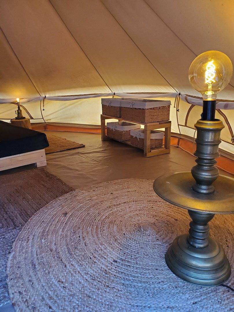 Domaine Thym et Romarin - Tente Lodge in Saillans, Région de Die