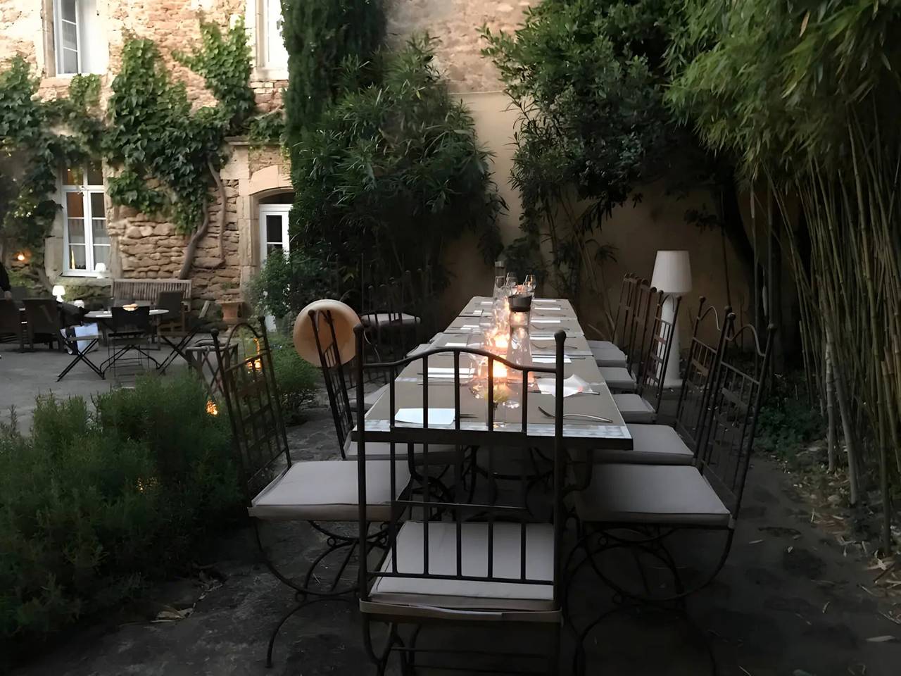 Gîte 'Les Aiguières en Provence' con Terraza Privada, Jardín Privado y Wi-Fi in Suze-la-Rousse, Región de Nyons