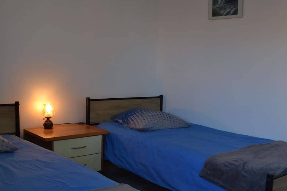 Entire apartment, 65m² air-conditioned apartment with swimming pool in quiet residence in Villeneuve-lès-Béziers, Côte d'Améthyste
