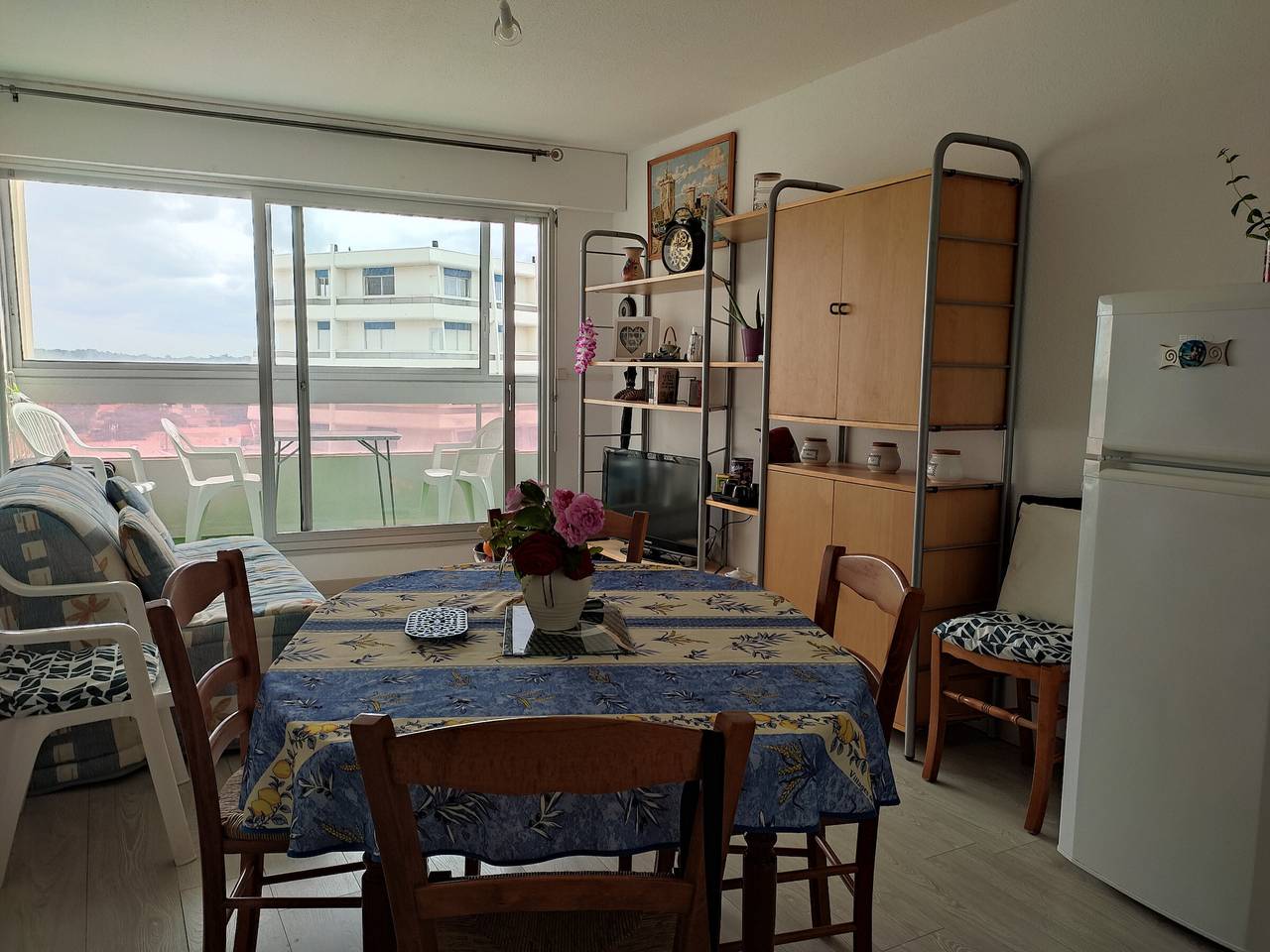 Entire apartment, Seaside Apartment with Balcony, Wifi, and Garage in Saint-Hilaire-de-Riez in Saint-Jean-de-Monts, Vendée