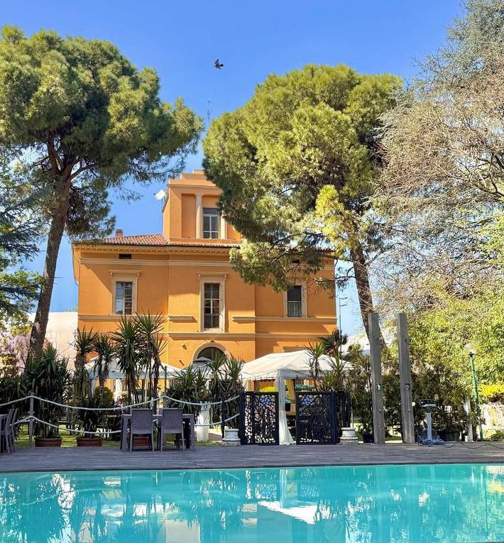 BnB für 2 Personen, mit Ausblick und Garten sowie Pool in Bologna