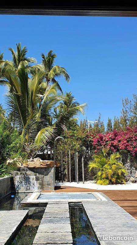 Location de vacances pour 10 personnes, avec terrasse et jardin ainsi que piscine et jacuzzi dans Plage de l'Hermitage - 2