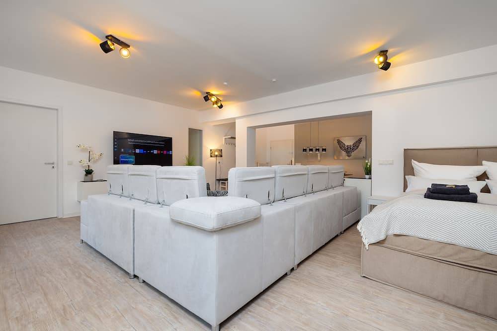 Entire apartment, Primero City-Loftdomicile I 84 sqm Terrace 6p. I Center - Rathaus - Old Town in Augsburg-Innenstadt, Augsburg
