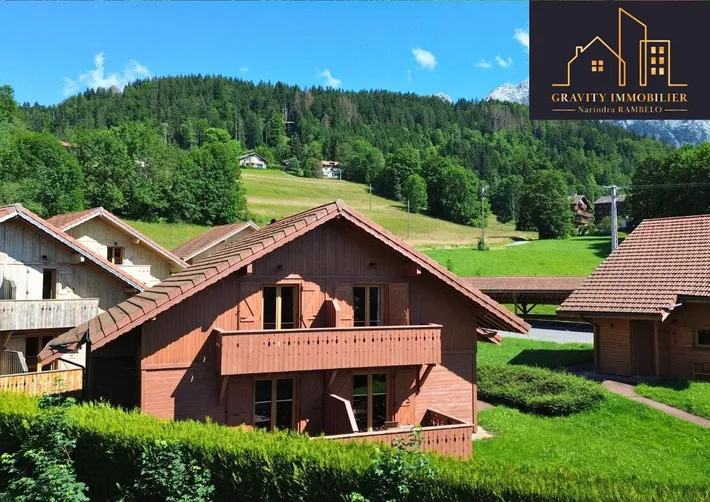 Aparthotel para 4 personas, con vistas además de terraza y jardín - 1