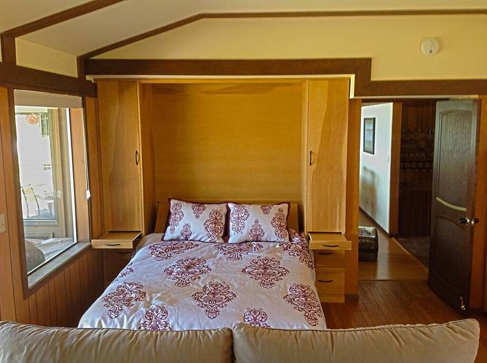 Vacation rental for 8 people, with hot tub and yard as well as terrace in Lopez Island