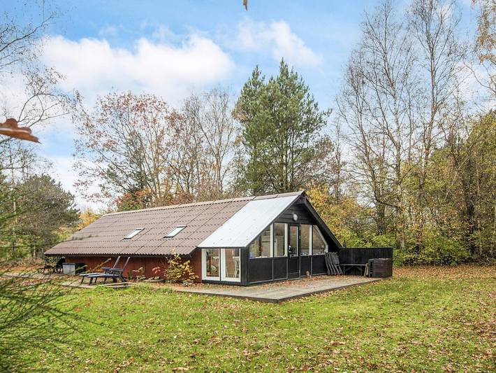 Ferieudlejning for 4 personer, med terrasse, børnevenlig i Jegum