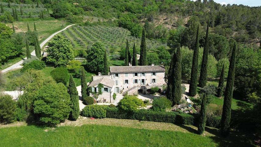 Chambre d’hôte pour 2 personnes, avec Terrasse et Jardin ainsi que Piscine et Vue