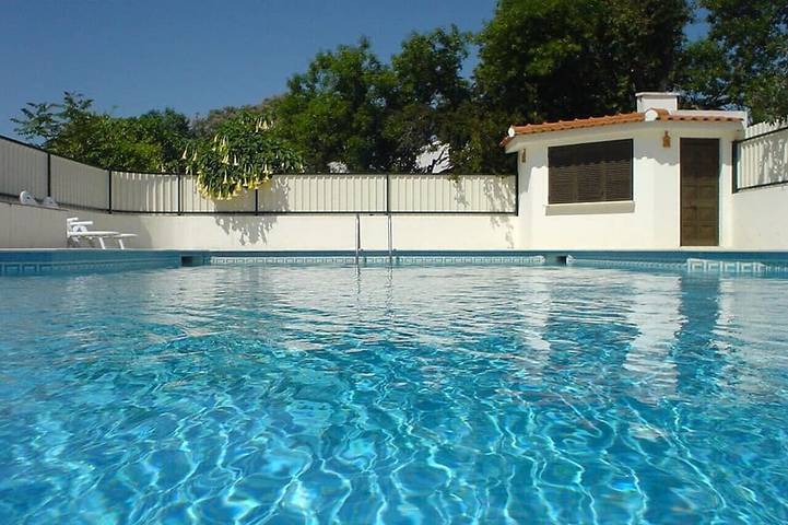 Ferienwohnung für 3 Personen, mit Garten und Pool sowie Balkon - 1
