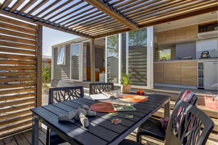 Camping pour 6 personnes, avec piscine ainsi que jardin et terrasse, adapté aux familles à Portiragnes - 4