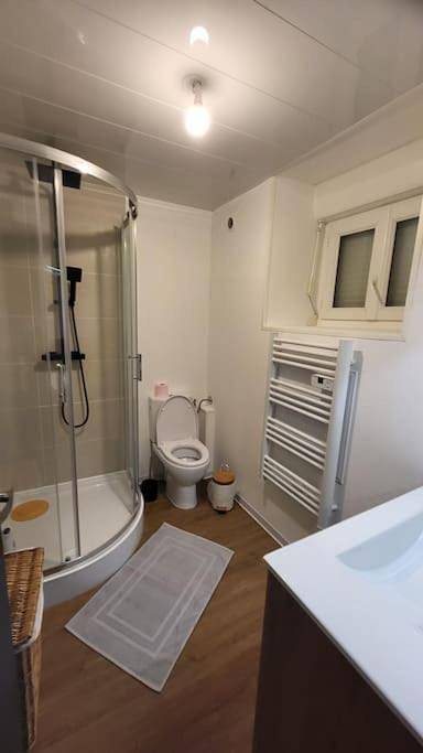 Appartement entier, Two-Bedroom Apartment in Saint-André-de-Cubzac, Région de Blaye