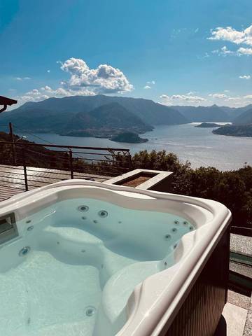 Gîte pour 3 personnes, avec piscine et vue sur le lac ainsi que jardin et vue dans Perledo