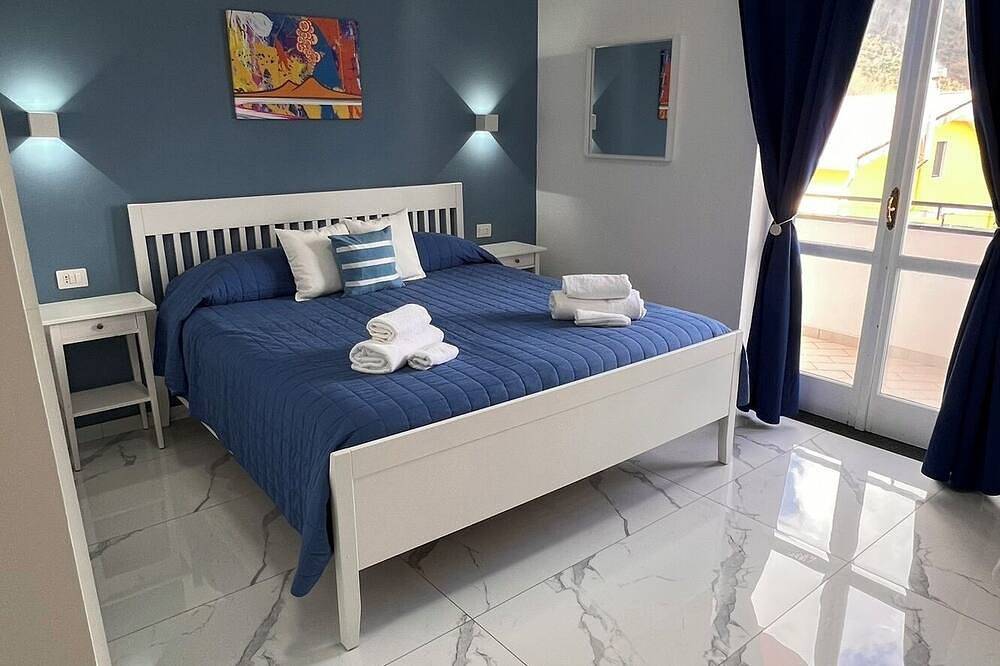 Entire apartment, Three-bedroom Apartment with Pool, Playground and breathtaking view in Pimonte, Monti Lattari