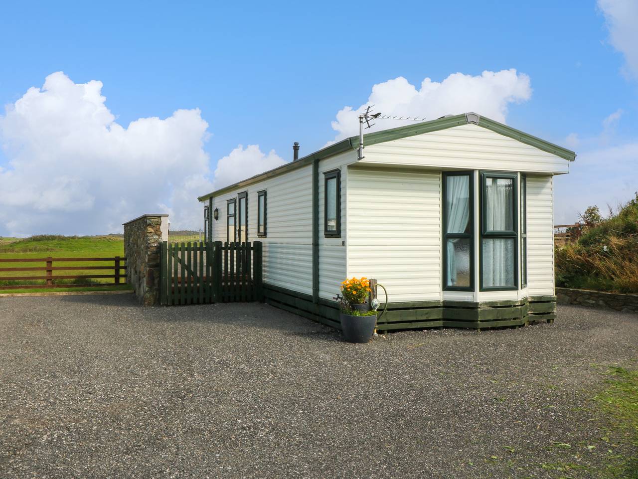 Caravan for 4 People in Isle of Anglesey, North-Wales