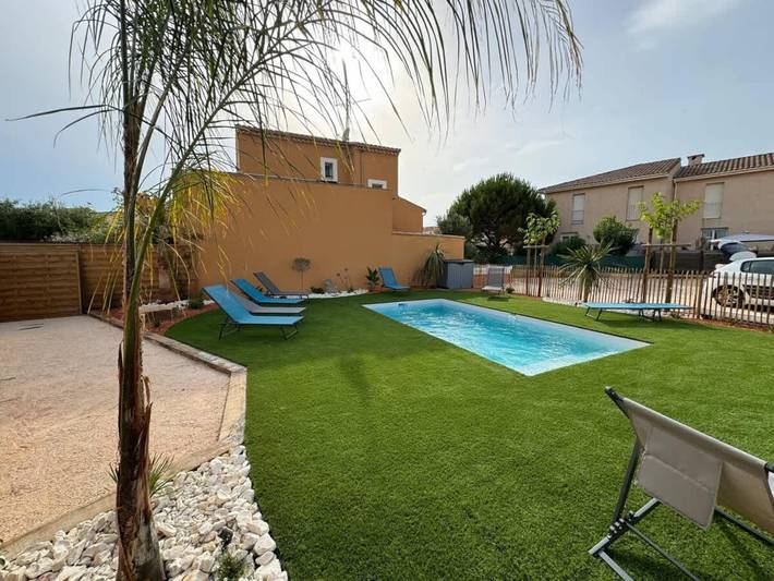 Location de vacances pour 14 personnes, avec piscine et jardin, adapté aux familles à Valras-Plage