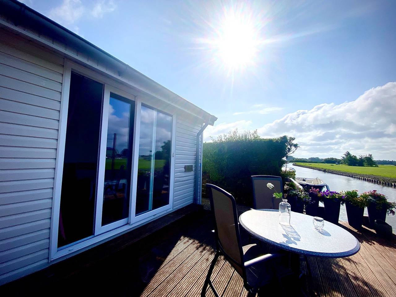 Ela mit Holzgrill, Garten und Terrasse in Ijsselmeer
